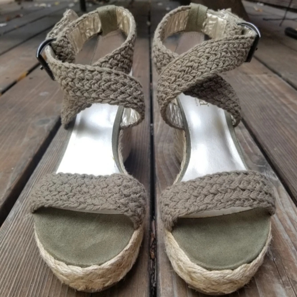 A.N.A WEDGES